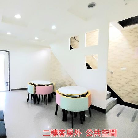 Qg Life 城中館 寵物親子釣魚人民宿 Jincheng Exteriör bild